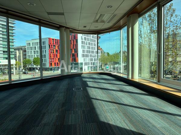 Bureaux à louer à La Madeleine - Immeuble de standing à proximité d'Euralille