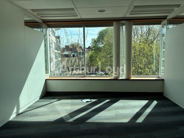Bureaux à louer à La Madeleine - Immeuble de standing à proximité d'Euralille