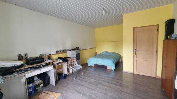 Authentique maison charentaise avec fort potentiel – 170 m² habitables, vastes dépendances