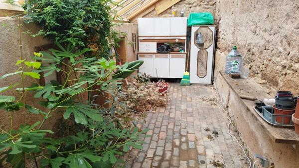 Longère rénovée, grange, puits, au calme