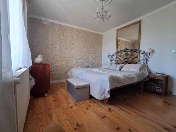 Longère rénovée, grange, puits, au calme