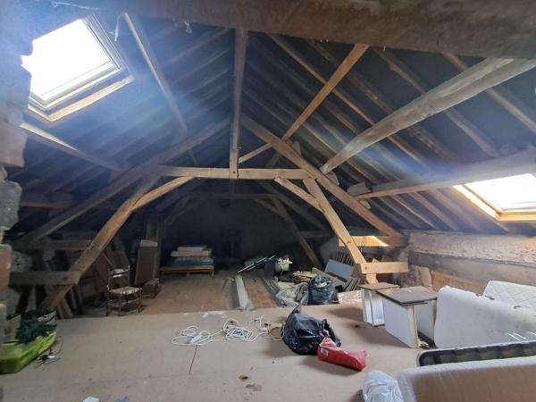 Longère rénovée, grange, puits, au calme