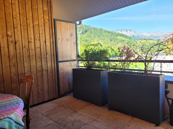 FAVERGES. APPARTEMENT 4 PIECES AVEC GARAGE
