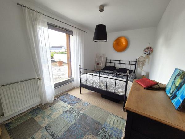 Maison moderne et lumineuse, 4 chambres, garage double, jardin paysagé