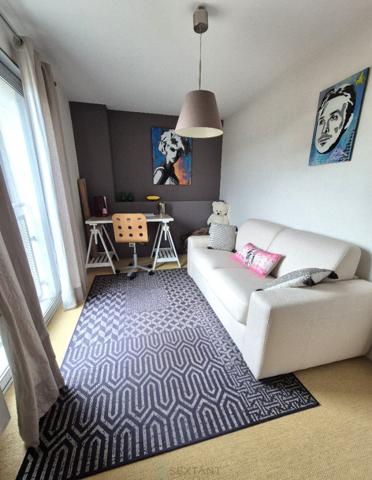 Maison moderne et lumineuse, 4 chambres, garage double, jardin paysagé