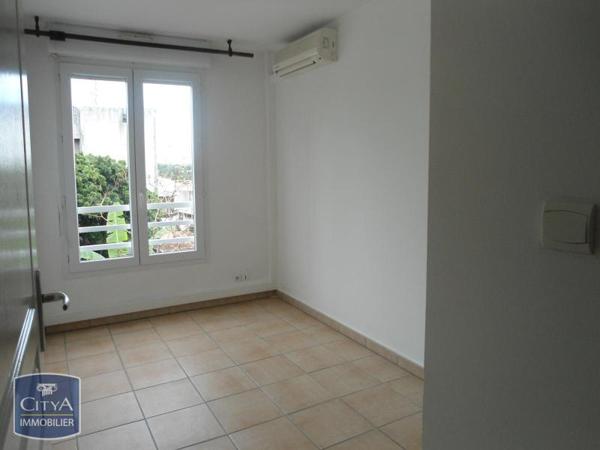 Appartement à louer 3 pièces 59.7m² Le Tampon (97430)