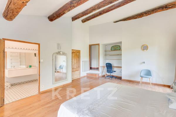 Mas authentique en position dominante proche IBS