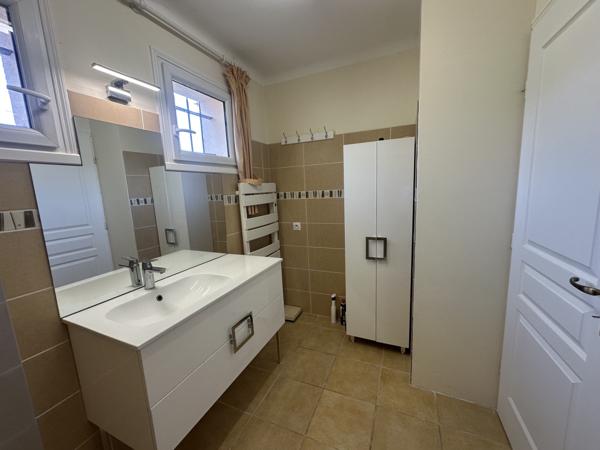 Maison
                                                                                                                                                                                                                                                                                                                        4 pièce(s)                                                                                                                                                                                                          3 chambre(s)                                                                                                                                                                                                          85  m²