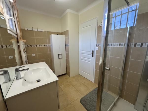 Maison
                                                                                                                                                                                                                                                                                                                        4 pièce(s)                                                                                                                                                                                                          3 chambre(s)                                                                                                                                                                                                          85  m²