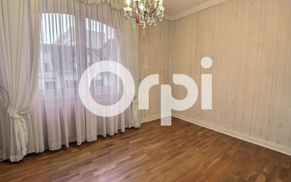 Immeuble à vendre    11 pièces • 238 m2 Bischheim