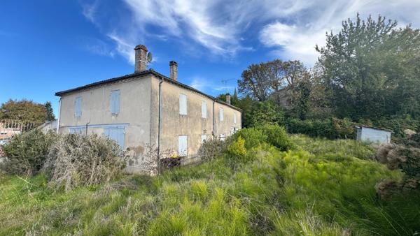 Maison centre de pont du casse à restaurer