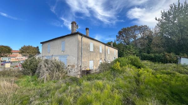 Maison centre de pont du casse à restaurer