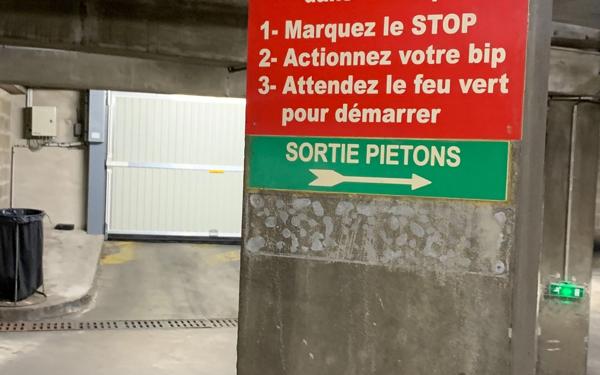 Stationnement à vendre    10,97 m2 Paris 12