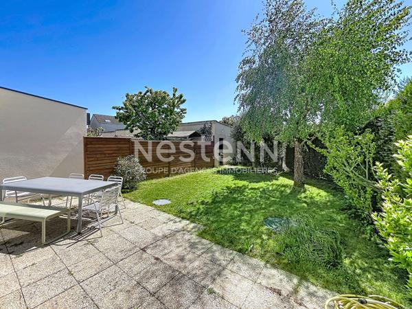 A vendre à Montigny le Bretonneux au Manet. Maison 4 pièces 102 m² au sol avec garage.