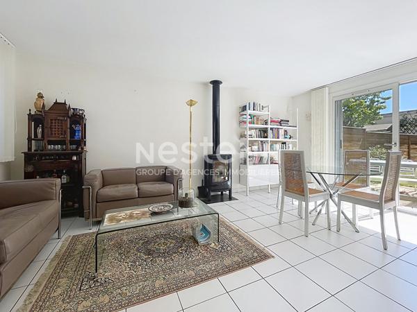 A vendre à Montigny le Bretonneux au Manet. Maison 4 pièces 102 m² au sol avec garage.