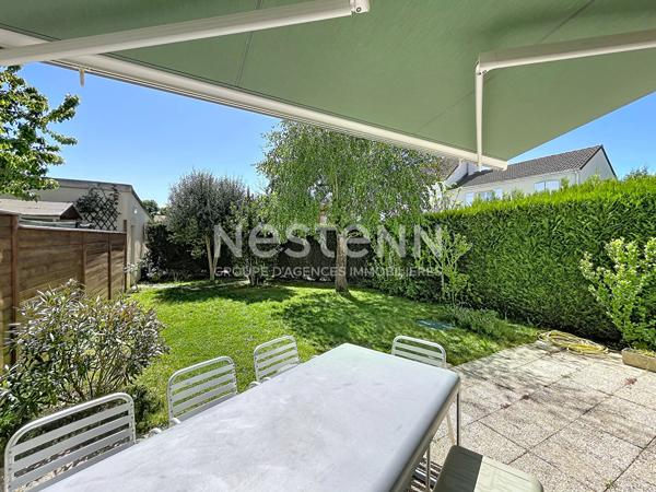 A vendre à Montigny le Bretonneux au Manet. Maison 4 pièces 102 m² au sol avec garage.