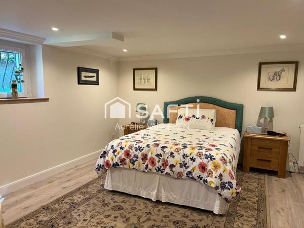 SPACIEUSE MAISON 5 CHAMBRES AVEC PISCINE ET VUE