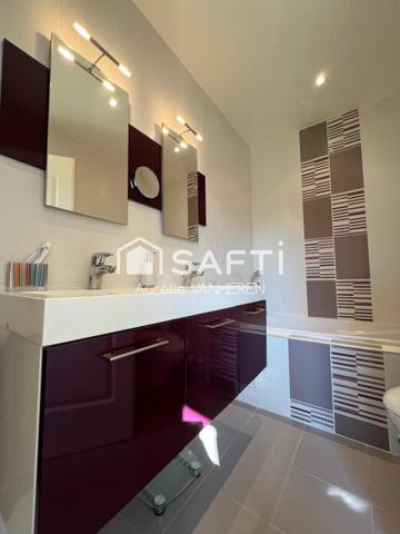 SPACIEUSE MAISON 5 CHAMBRES AVEC PISCINE ET VUE