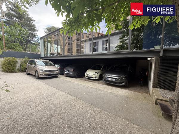 EXCLUSIVITÉ - BUREAUX A VENDRE AVEC PARKINGS DANS LE CENTRE VILLE D'AIX EN PROVENCE