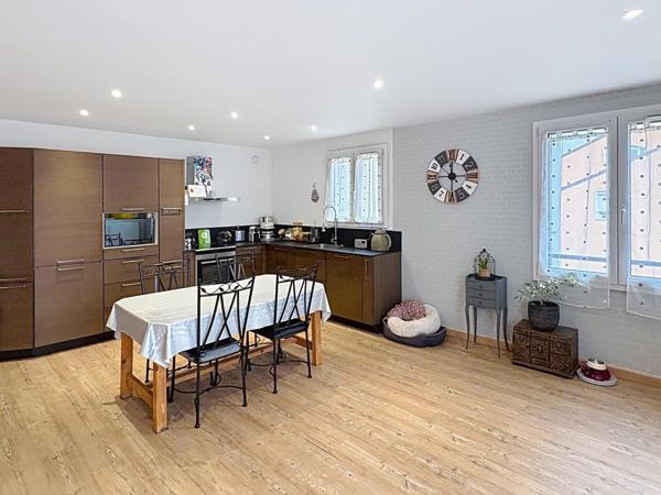 Éragny-sur-Oise – Appartement 70m² 3 pièces, 2 chambres avec box fermé