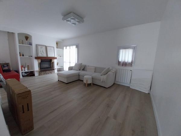 Maison à vendre à Poitiers - 4 pièces, 3 chambres, bon état