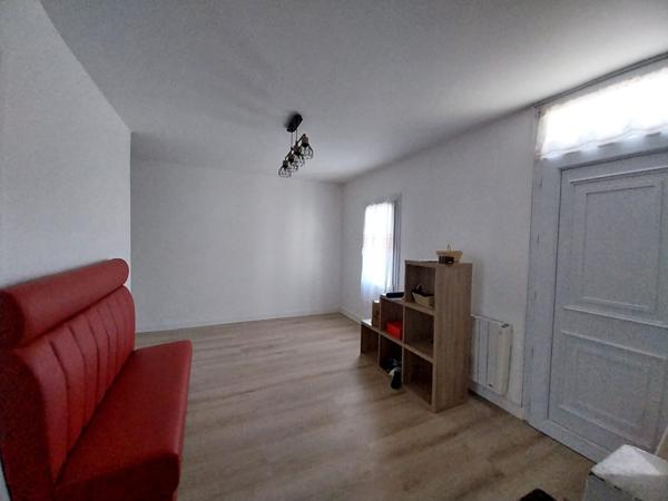 Maison à vendre à Poitiers - 4 pièces, 3 chambres, bon état