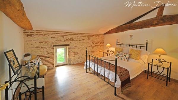 Domaine de prestige avec manoir, gîte et cottage sur 2,2 hectares de terrain paysager – Lot-et-Garonne