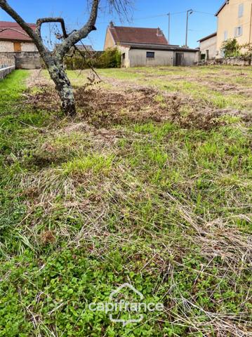 Terrain à vendre COUSANCE (39) - 694m² à proximité du bourg du village.