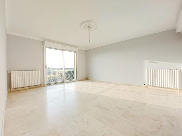 Maison plain pied sur sous-sol -5 pièce(s) - 4 chambres - 110 m² - LE LOROUX BOTTEREAU