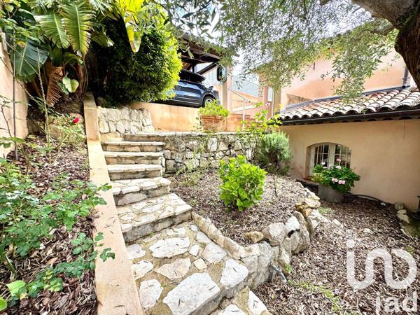 Maison à vendre 6 pièces 221 m² Mandelieu-la-Napoule