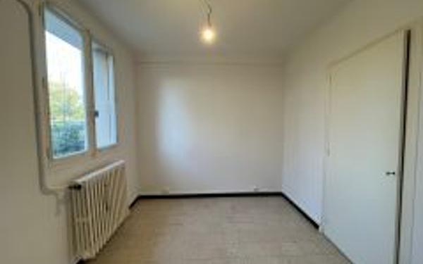 Appartement à louer    3 pièces •  Salon-de-Provence