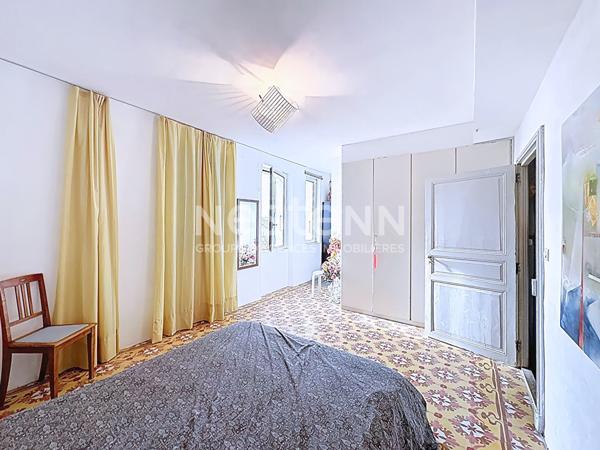 Maison atypique d'exception de 215 m², 7 pièces, 3 chambres avec vue panoramique et imprenable sur l'Étang de Bages, 11100 BAGES