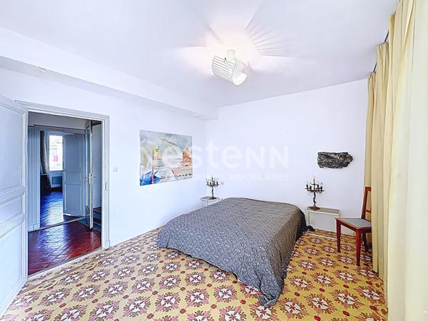 Maison atypique d'exception de 215 m², 7 pièces, 3 chambres avec vue panoramique et imprenable sur l'Étang de Bages, 11100 BAGES