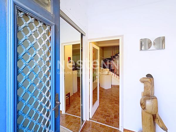 Maison atypique d'exception de 215 m², 7 pièces, 3 chambres avec vue panoramique et imprenable sur l'Étang de Bages, 11100 BAGES