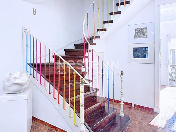 Maison atypique d'exception de 215 m², 7 pièces, 3 chambres avec vue panoramique et imprenable sur l'Étang de Bages, 11100 BAGES