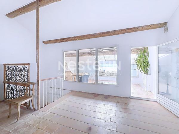 Maison atypique d'exception de 215 m², 7 pièces, 3 chambres avec vue panoramique et imprenable sur l'Étang de Bages, 11100 BAGES