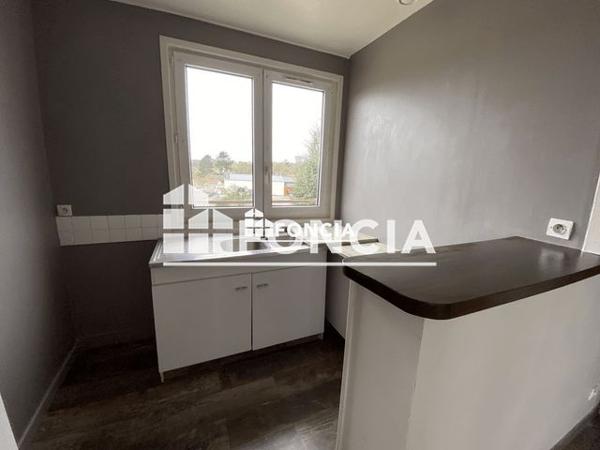 Location Appartement 3 pièces 41 m² - 22 ROUTE NATIONALE Saint Remy Sur Avre 28380