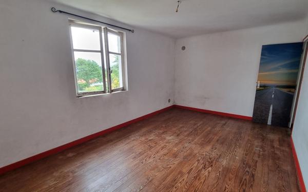 Maison à vendre    5 pièces •  Bardos