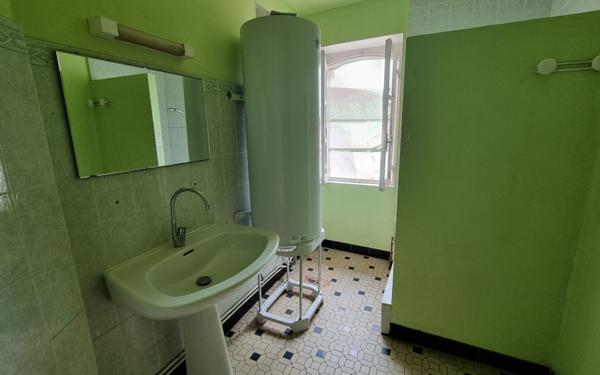 Maison à vendre    5 pièces •  Bardos