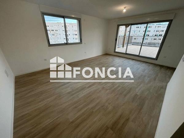 Location Appartement 4 pièces 90.27 m² - RESIDENCE LE JARDIN DU CEDRE Poitiers 86000