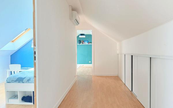 Maison à vendre    6 pièces • 180 m2 Jouy-le-Châtel
