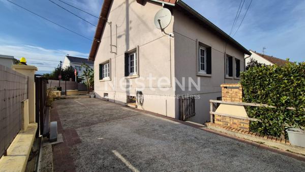 Nestenn Igny Maison 110 m2, secteur place de la Ferme, 4 chambres, jardin, A deux pas des commerces, de l'école Jules Ferry et du collège Emile Zola. Proche ligne V et RER B gare Massy TGV. Proche Saclay et Vélizy