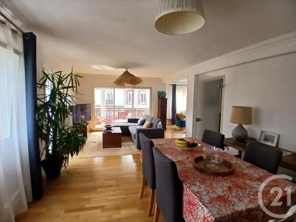 Appartement F3 à vendre  6 pièces - 118,22 m 2   GRANVILLE  - 50