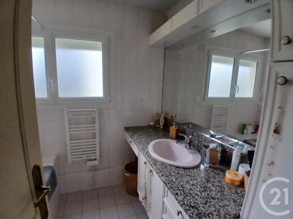 Appartement F3 à vendre  6 pièces - 118,22 m 2   GRANVILLE  - 50