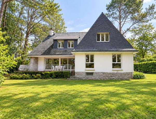 A VENDRE – Cadre boisé MAISON TRADITIONNELLE sur terrain 3200 m²