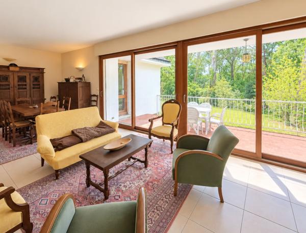 A VENDRE – Cadre boisé MAISON TRADITIONNELLE sur terrain 3200 m²