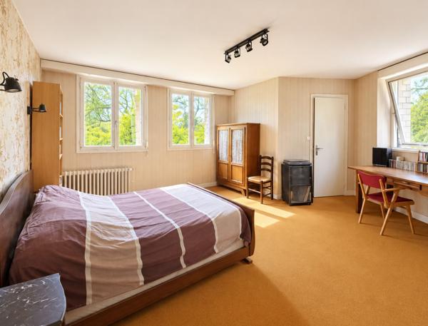 A VENDRE – Cadre boisé MAISON TRADITIONNELLE sur terrain 3200 m²