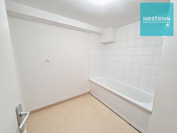 Appartement à vendre à Montbrison - 2 chambres - 1er étage - Place de la Mairie