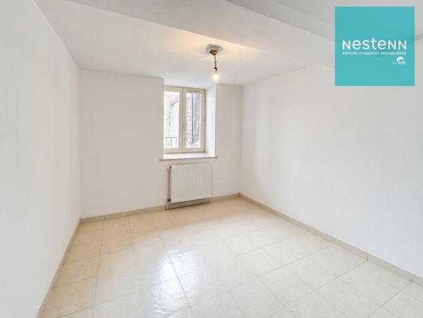 Appartement à vendre à Montbrison - 2 chambres - 1er étage - Place de la Mairie