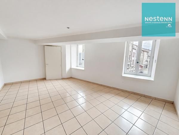 Appartement à vendre à Montbrison - 2 chambres - 1er étage - Place de la Mairie